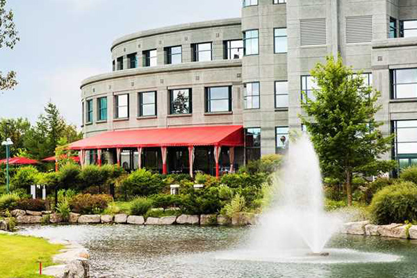 Outside landscape of Bookstreet Hotel.